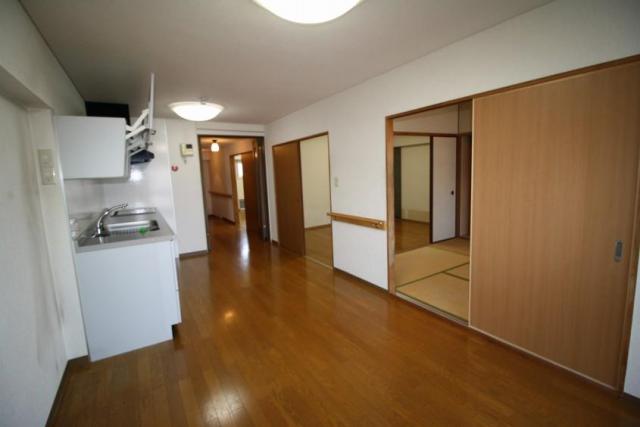 apartment 坂出市京町３丁目