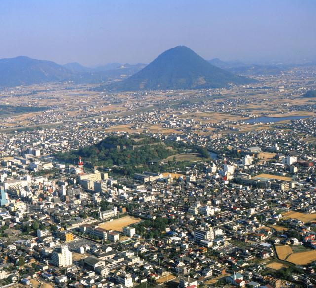 飯野山